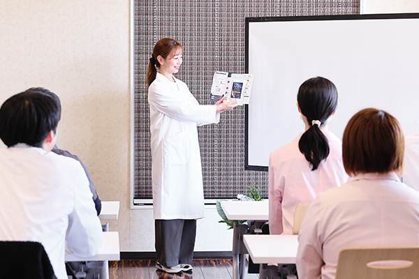 仲間と学び合う「ワーキングループ」